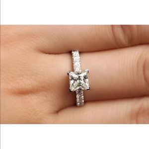 Jewelry - Beautiful Engagement Ring Jewelry - Beautiful Engagement Ring